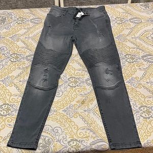 Never worn! New Gray Denim Skinny Jeans(with Tags)